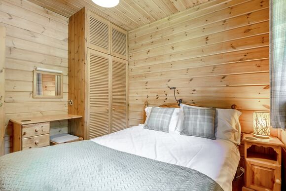 The Waters Edge Lodge - Woodside Lodges Country Park, Ledbury