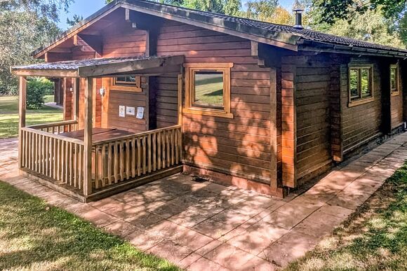 Kites Nest Lodge - Woodside Lodges Country Park, Ledbury