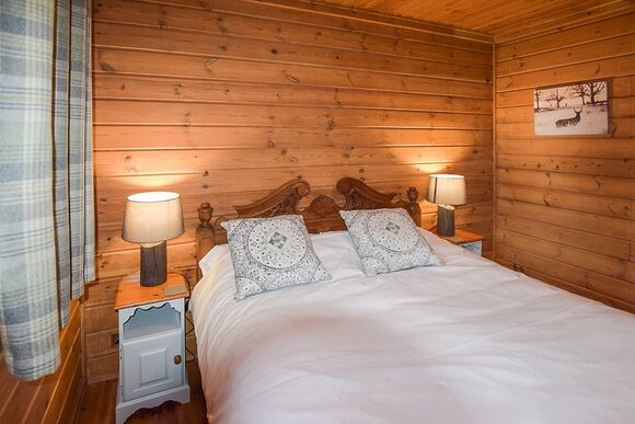 Kites Nest Lodge - Woodside Lodges Country Park, Ledbury