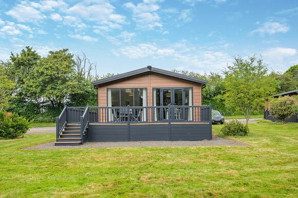 Kingfisher Lodge - Woodside Lodges Country Park, Ledbury