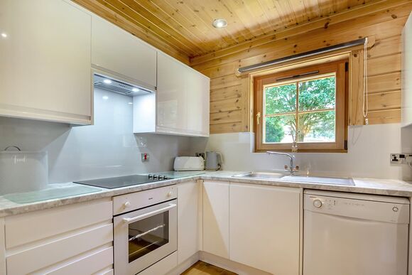 Robins Rest Lodge - Woodside Lodges Country Park, Ledbury