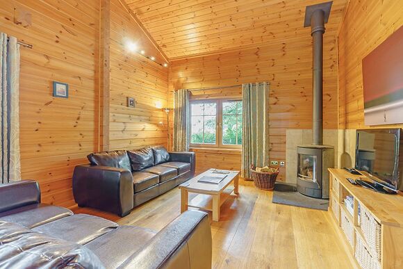 Springpools Lodge - Woodside Lodges Country Park, Ledbury
