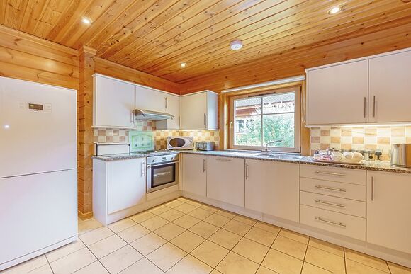 Springpools Lodge - Woodside Lodges Country Park, Ledbury