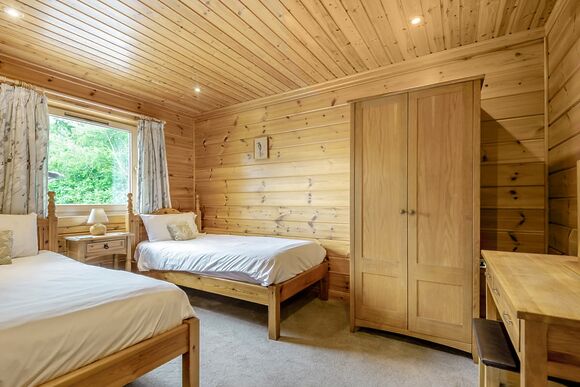 Springpools Lodge - Woodside Lodges Country Park, Ledbury