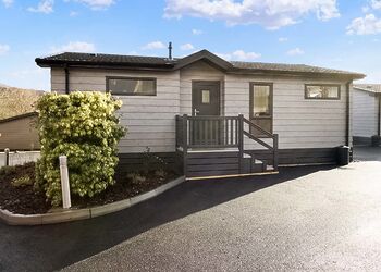  Classic 1 Bed Lodge Hot Tub (Pet) - Loch Lomond Holiday Park, Inveruglas, Argyll