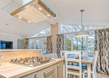 Classic 3 Bed Hot Tub Lodge Pet - Loch Lomond Holiday Park, Inveruglas, Argyll