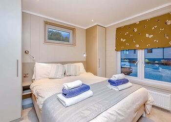 Classic 3 Bed Hot Tub Lodge Pet - Loch Lomond Holiday Park, Inveruglas, Argyll