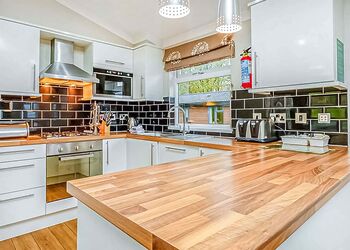 Classic 4 Bed Hot Tub Lodge Pet - Loch Lomond Holiday Park, Inveruglas, Argyll