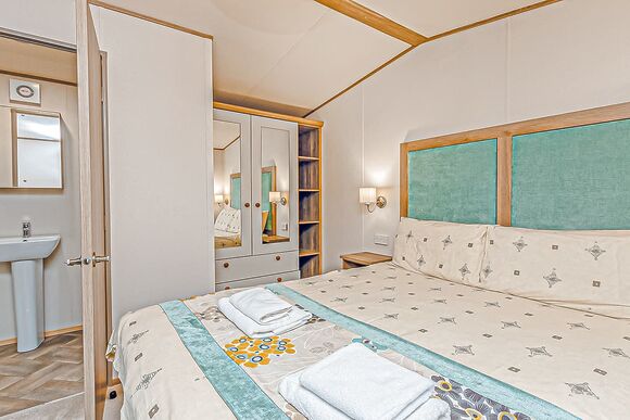 Gold Caravan 2 (Pet) - Loch Lomond Holiday Park, Inveruglas, Argyll