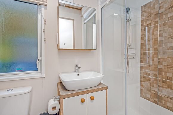 Gold Caravan 2 (Pet) - Loch Lomond Holiday Park, Inveruglas, Argyll