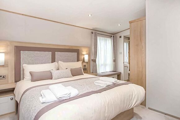 Platinum 2 Bed Caravan (Pet) - Loch Lomond Holiday Park, Inveruglas, Argyll