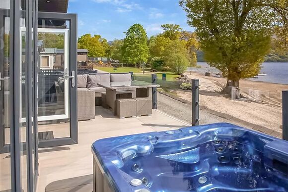 Classic 2 Bed Lodge Hot Tub (Pet) - Loch Lomond Holiday Park, Inveruglas, Argyll