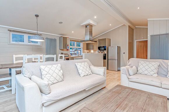 Classic 3 Bed Hot Tub Lodge Pet - Loch Lomond Holiday Park, Inveruglas, Argyll