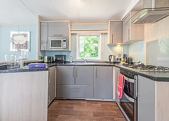 Peak Pet Friendly Lodges with Hot Tub 