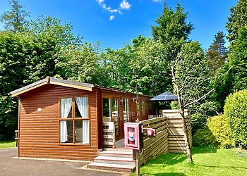 Buxton Pet-Friendly Lodge with Hot Tub 