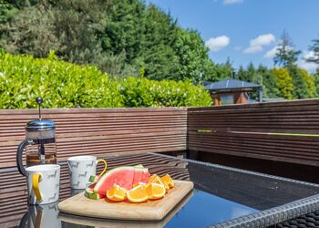 Buxton Pet Friendly Lodge with Hot Tub - Longnor Wood Holiday Park, Longnor, Nr. Buxton