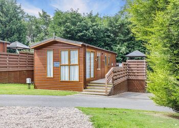 Buxton Lodge with Hot Tub - Longnor Wood Holiday Park, Longnor, Nr. Buxton