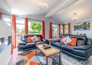 Bakewell Deluxe Lodge - Longnor Wood Holiday Park, Longnor, Nr. Buxton