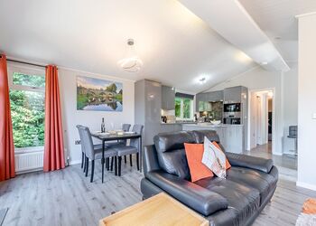 Bakewell Deluxe Lodge - Longnor Wood Holiday Park, Longnor, Nr. Buxton