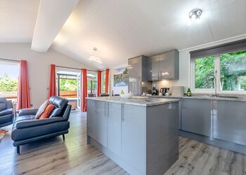 Bakewell Deluxe Lodge - Longnor Wood Holiday Park, Longnor, Nr. Buxton