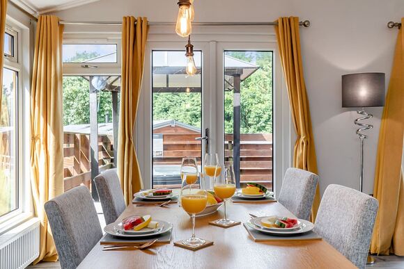 Bakewell Deluxe Lodge Pet - Longnor Wood Holiday Park, Longnor, Nr. Buxton