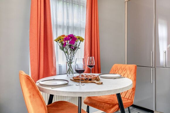 Peak Luxury Lodge Pet - Longnor Wood Holiday Park, Longnor, Nr. Buxton