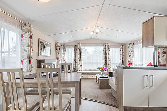 Manifold Pet Friendly Caravan with hot tub  