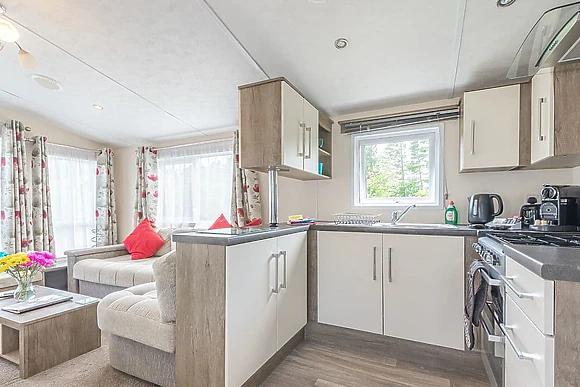 Manifold Pet Friendly Caravan with hot tub  