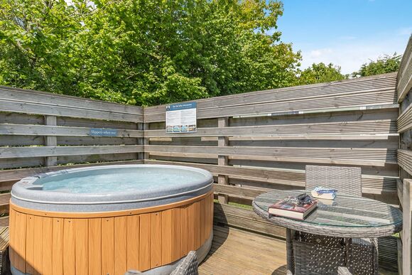 Manifold Caravan Pet - Longnor Wood Holiday Park, Longnor, Nr. Buxton