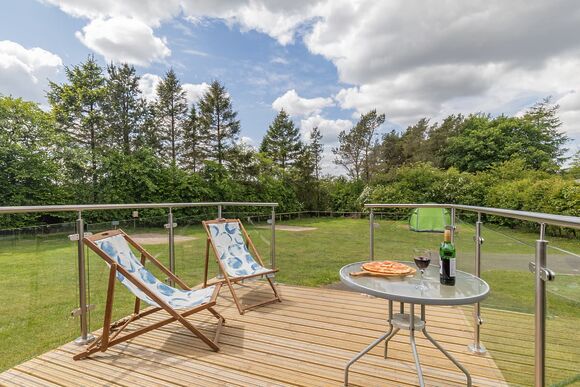 Dove Pet Friendly Glamping Pod - Longnor Wood Holiday Park, Longnor, Nr. Buxton