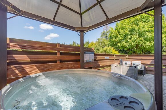 Chatsworth Superior Pet Friendly - Longnor Wood Holiday Park, Longnor, Nr. Buxton