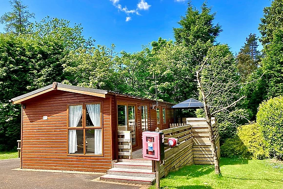 Buxton Pet-Friendly Lodge with Hot Tub 