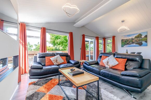 Bakewell Deluxe Lodge - Longnor Wood Holiday Park, Longnor, Nr. Buxton