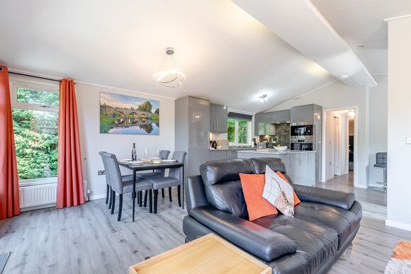 Bakewell Deluxe Lodge - Longnor Wood Holiday Park, Longnor, Nr. Buxton