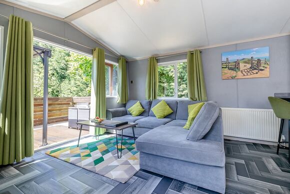 Peak Luxury Lodge - Longnor Wood Holiday Park, Longnor, Nr. Buxton