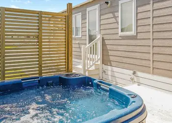 Silver Sands Deluxe