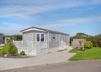 Silver Sands Deluxe - Looe Coastal Retreat, Looe