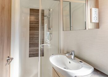 Coral Cove Deluxe - Looe Coastal Retreat, Looe