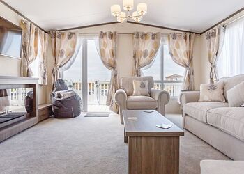 Lime Shore Deluxe - Looe Coastal Retreat, Looe