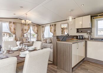 Lime Shore Deluxe - Looe Coastal Retreat, Looe