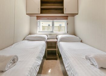 Sandy Pebble Deluxe - Looe Coastal Retreat, Looe