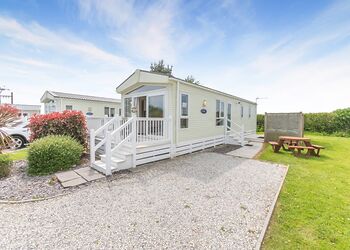 Sandy Pebble Deluxe (Pet) - Looe Coastal Retreat, Looe