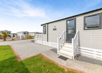 Cedar Drift Deluxe - Looe Coastal Retreat, Looe