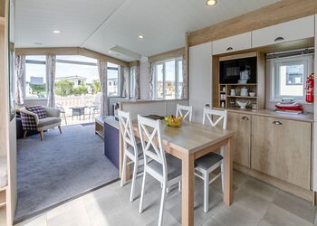 Cedar Drift Deluxe - Looe Coastal Retreat, Looe