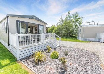 Ruby Wave Deluxe - Looe Coastal Retreat, Looe