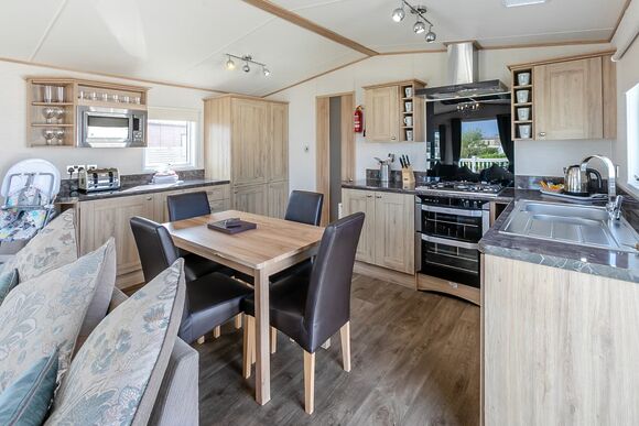 Coral Cove Deluxe - Looe Coastal Retreat, Looe