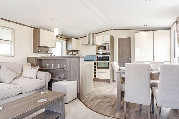 Lime Shore Deluxe - Looe Coastal Retreat, Looe