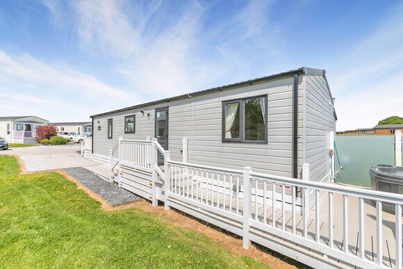 Ruby Wave Deluxe - Looe Coastal Retreat, Looe