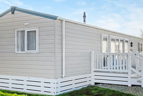 Capri Shore Deluxe - Looe Coastal Retreat, Looe