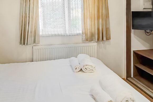 Capri Shore Deluxe - Looe Coastal Retreat, Looe